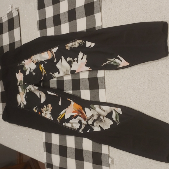 Athleta 3/4 Length Leggings Size S - Picture 1 of 8